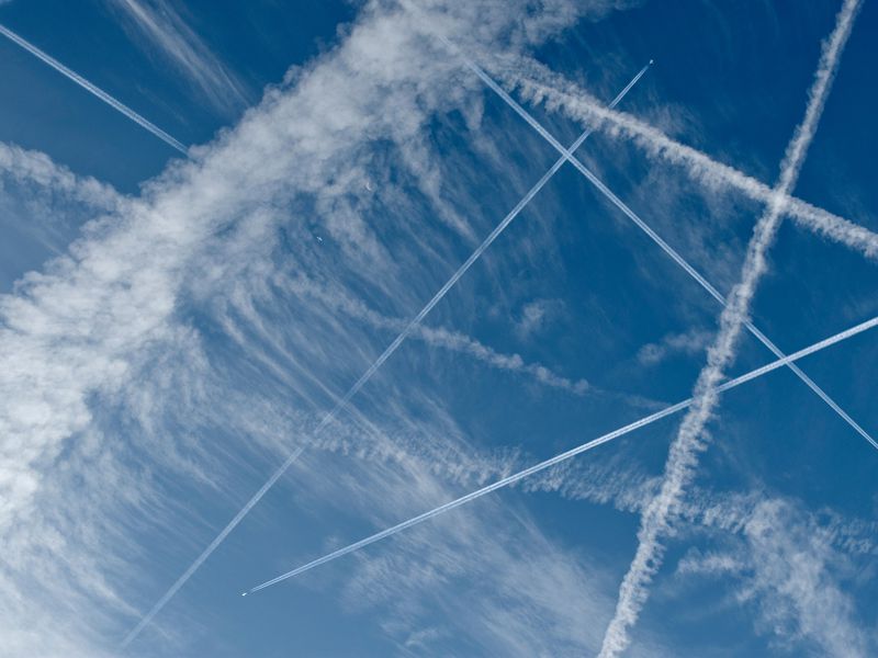 Nubes de aviones. De la pseudociencia de los “chemtrails” a la ciencia de los “contrails”